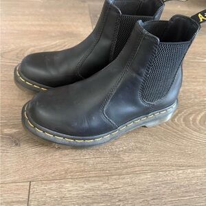 Black Leather Chelsea Boots Dr Martens